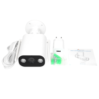 Kit de câmara de segurança com acessórios em fundo branco