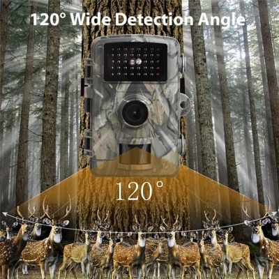 Câmara de vigilância camuflada numa floresta com vários veados e indicação de 120 graus de ângulo de deteção