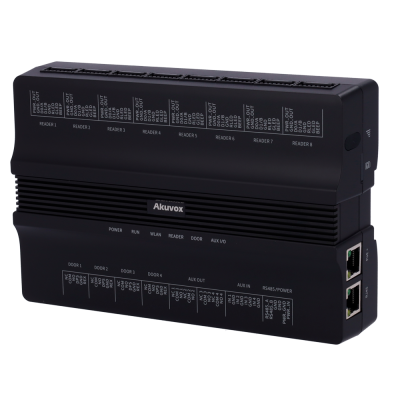 Dispositivo eletrónico preto Akuvox com várias portas e etiquetas para leitores, portas de rede RJ45 e conexões diversas.