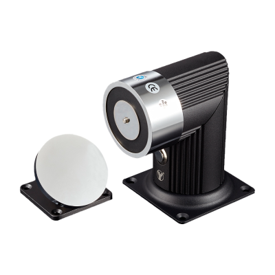 Dispositivo metálico preto com base quadrada e disco redondo espelhado separado