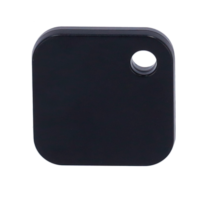 Chaveiro quadrado preto com buraco no canto