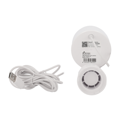 Cabo USB branco e parte traseira de câmara de segurança branca com etiqueta