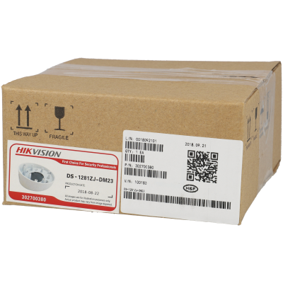 Caixa de cartão castanho com etiquetas e código de barras