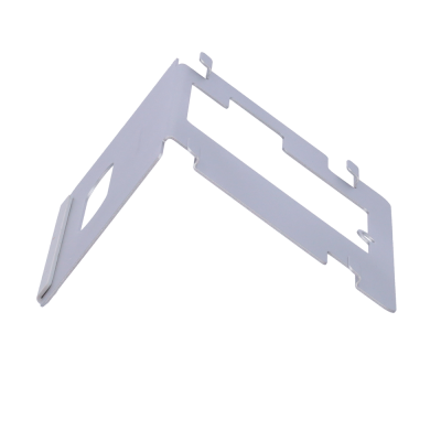 Suporte metálico branco com recortes geométricos