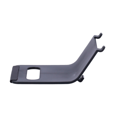 Suporte de plástico preto curvado com ganchos