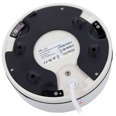 Base circular de câmara de vigilância branca e preta com etiqueta e cabo branco ligado