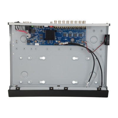 Dispositivo eletrónico com placa de circuito azul e estrutura metálica cinza