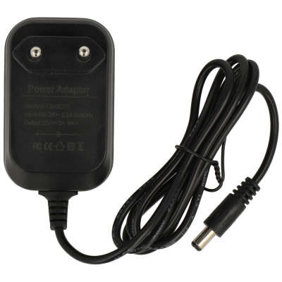 Adaptador de energia preto com cabo e conector cilíndrico