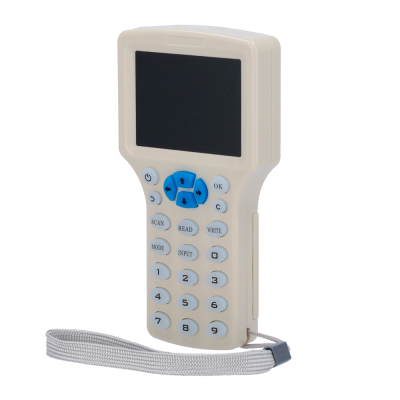 Leitor portátil branco com ecrã preto e botões azuis e brancos, com pulseira cinzenta