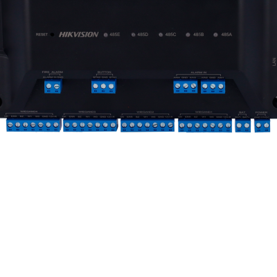 Painel de controlo de segurança preto com conectores azuis e textos técnicos da marca HIKVISION.