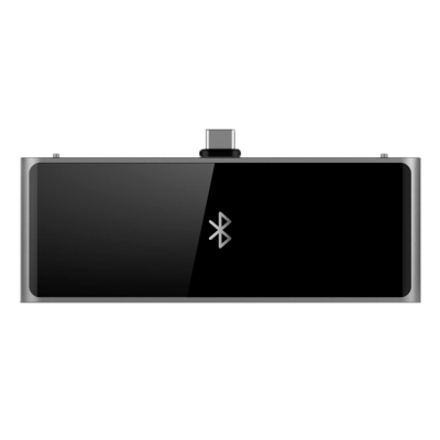 Adaptador Bluetooth preto com conector USB-C