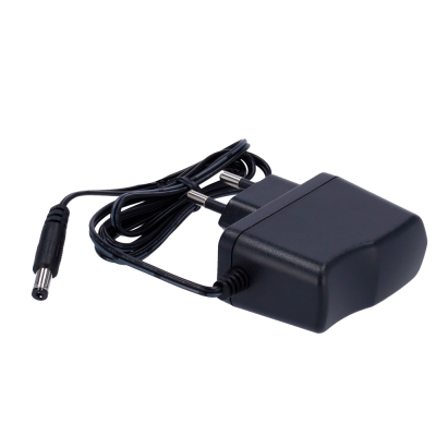 Carregador adaptador elétrico preto com cabo e plugue europeu