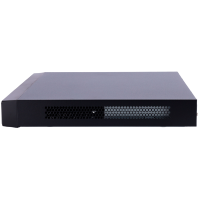 Aparelho eletrónico preto retangular com grelha frontal hexagonal em fundo branco