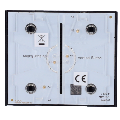 Painel frontal branco com botões verticais e vários conectores metálicos
