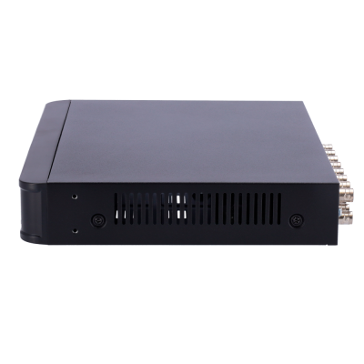 Equipamento eletrónico retangular preto com entradas coaxiais e ventilação