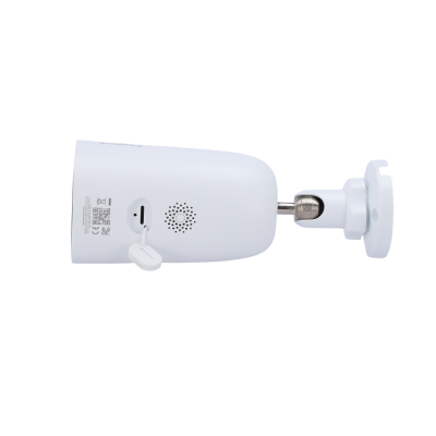 Câmara de segurança branca vista de lado com suporte e base, mostrando entrada micro USB e ventoinha.