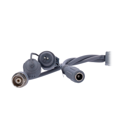 Cabo cinzento com conectores coaxiais e elétricos com tampas de proteção