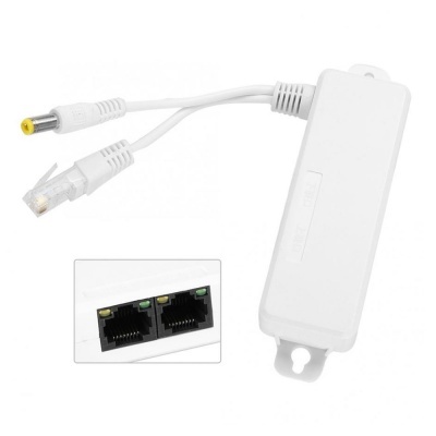 Adaptador de rede branco com cabo e conectores RJ45 e DC