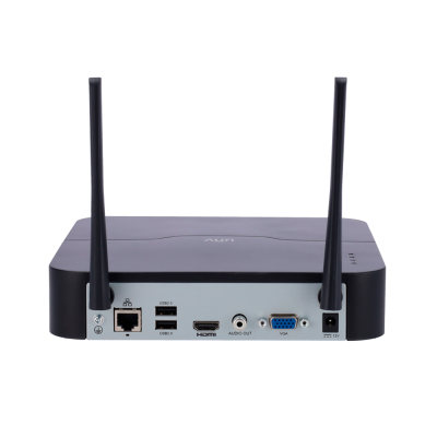 Roteador ou dispositivo de rede preto com duas antenas e várias portas na parte traseira
