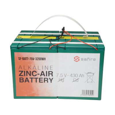 Bateria alcalina verde Zinc-Air com cabos e rótulo da marca Safire