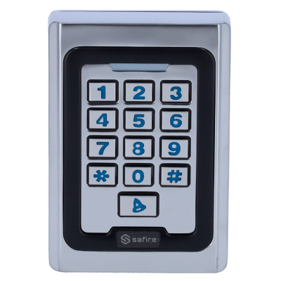 Teclado numérico prateado com botões brancos e números azuis