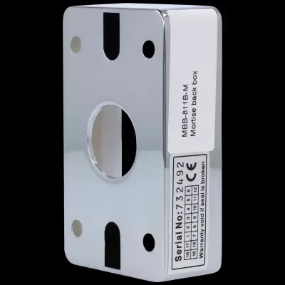 Caixa de encaixe metal cromado para fechadura com rótulo e número de série