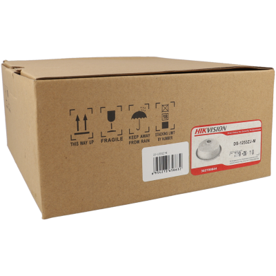 Caixa de cartão castanho com etiquetas HIKVISION e código de barras