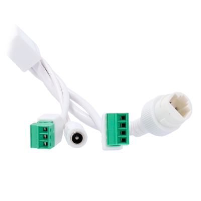 Conectores de cabos eléctricos com terminais verdes e conector branco