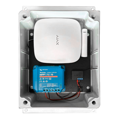 Caixa aberta com controlador de carga Victron MPPT e dispositivos AXIXX