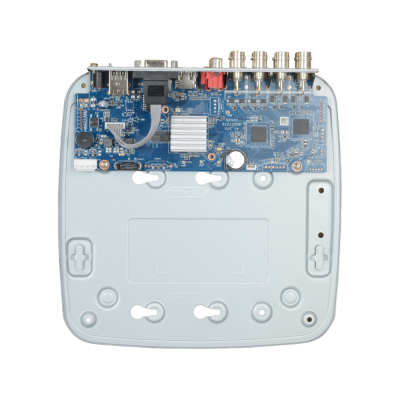 Dispositivo eletrônico aberto com placa de circuito azul e base branca