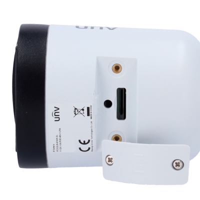 Câmara de segurança branca com lente preta e suporte metálico