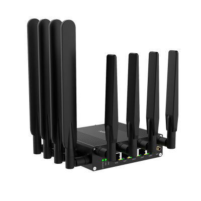 Roteador preto com oito antenas e luzes LED verdes