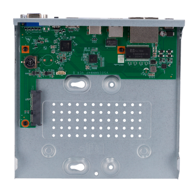 Placa eletrónica verde e metálica com componentes e conectores