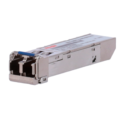 Módulo transceptor SFP metálico prateado com texto