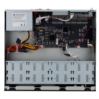 Interior de dispositivo eletrónico com placa de circuito e fios