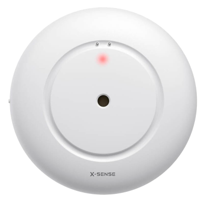 Detector de fumo branco com luz LED vermelha e marca X-SENSE