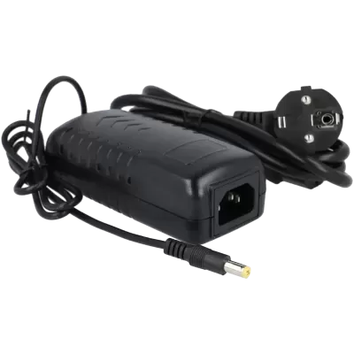 Carregador de tomada preto com cabo e conector