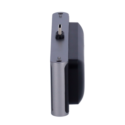 Componente metálico prateado e preto com pino central