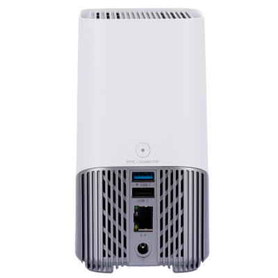 Aparelho eletrónico branco com portas USB e Ethernet