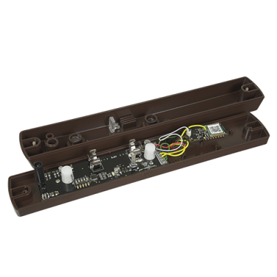 Dispositivo electrónico com placa de circuito e estrutura plástica castanha aberto
