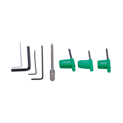 Conjunto de ferramentas incluindo chaves hexagonais e peças com punhos verdes e inscrições brancas