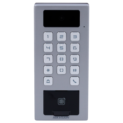 Painel de segurança prateado com teclado numérico, câmara e leitor biométrico