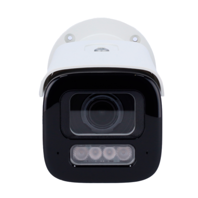 Câmara de segurança branca com lente preta e LEDs hexagonais.