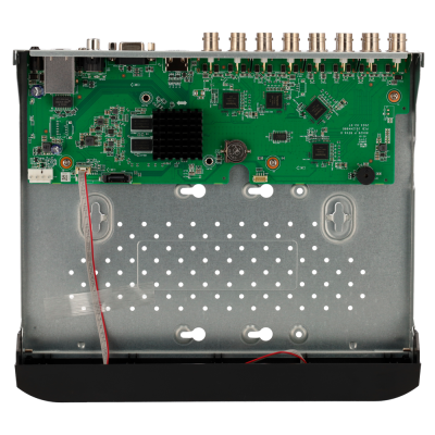 Dispositivo eletrónico com placa de circuito e conectores coaxiais