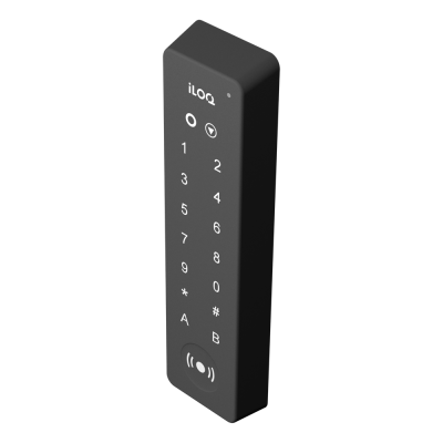 Teclado digital preto com números e símbolos iluminados e o texto iLOQ