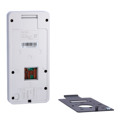 Vista traseira de terminal inteligente prateado com conectores e placa preta ao lado