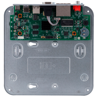 Placa eletrónica verde e base metálica cinza vista superior