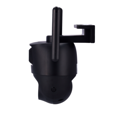 Câmara de segurança preta com antena montada numa parede branca