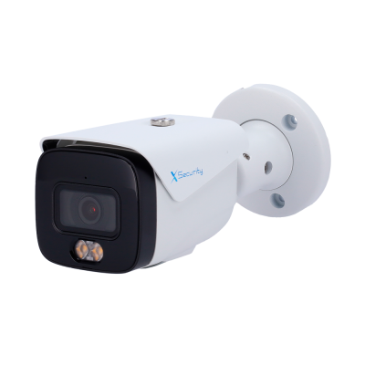 Câmara de segurança branca com lente preta e texto XSecurity