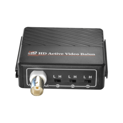 Balun de vídeo ativo HD preto com entrada BNC e interruptores L e H numerados 1 a 3